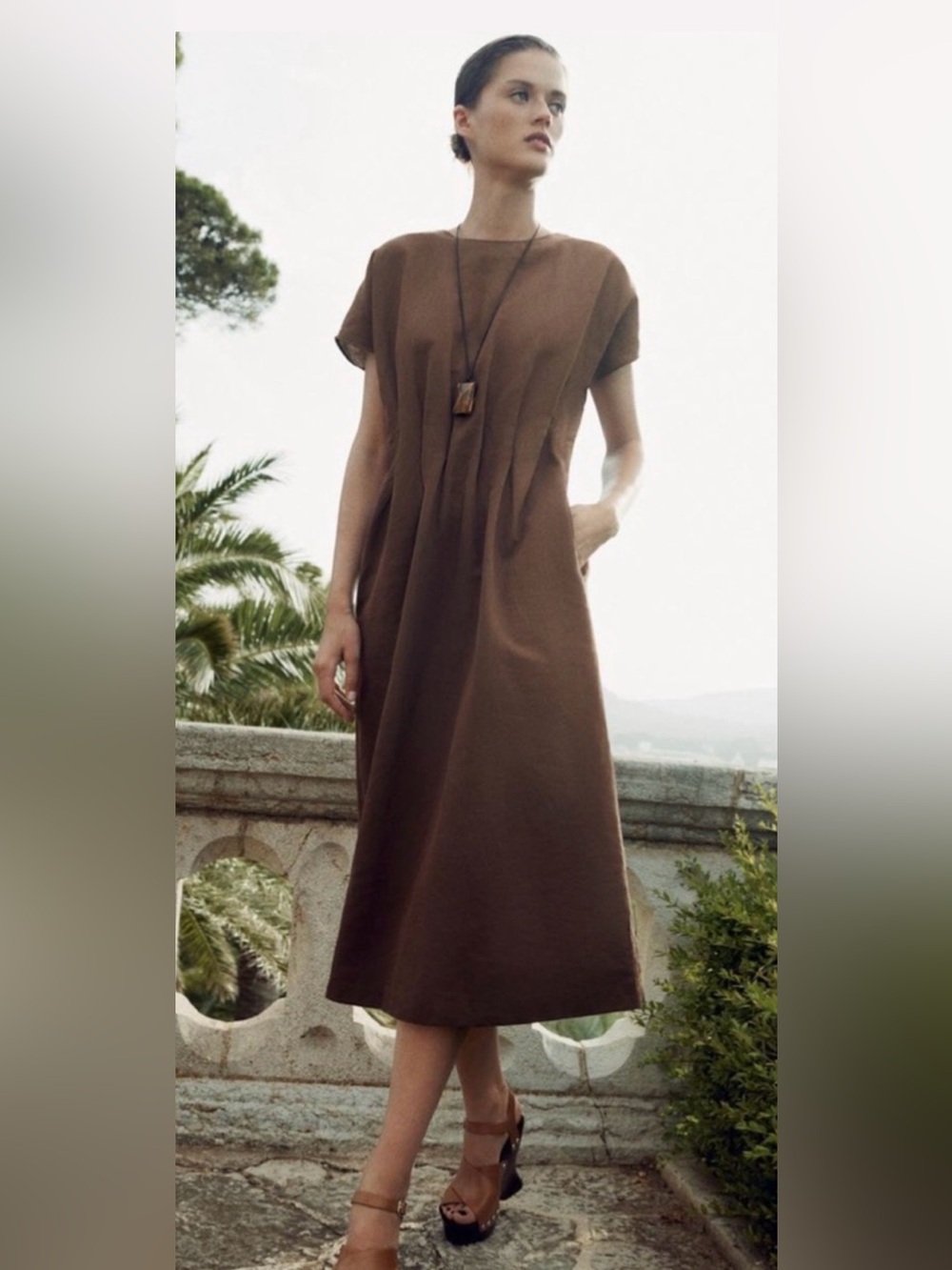 Zara ZW Collection Pleated Midi
Dress Brown Size XS